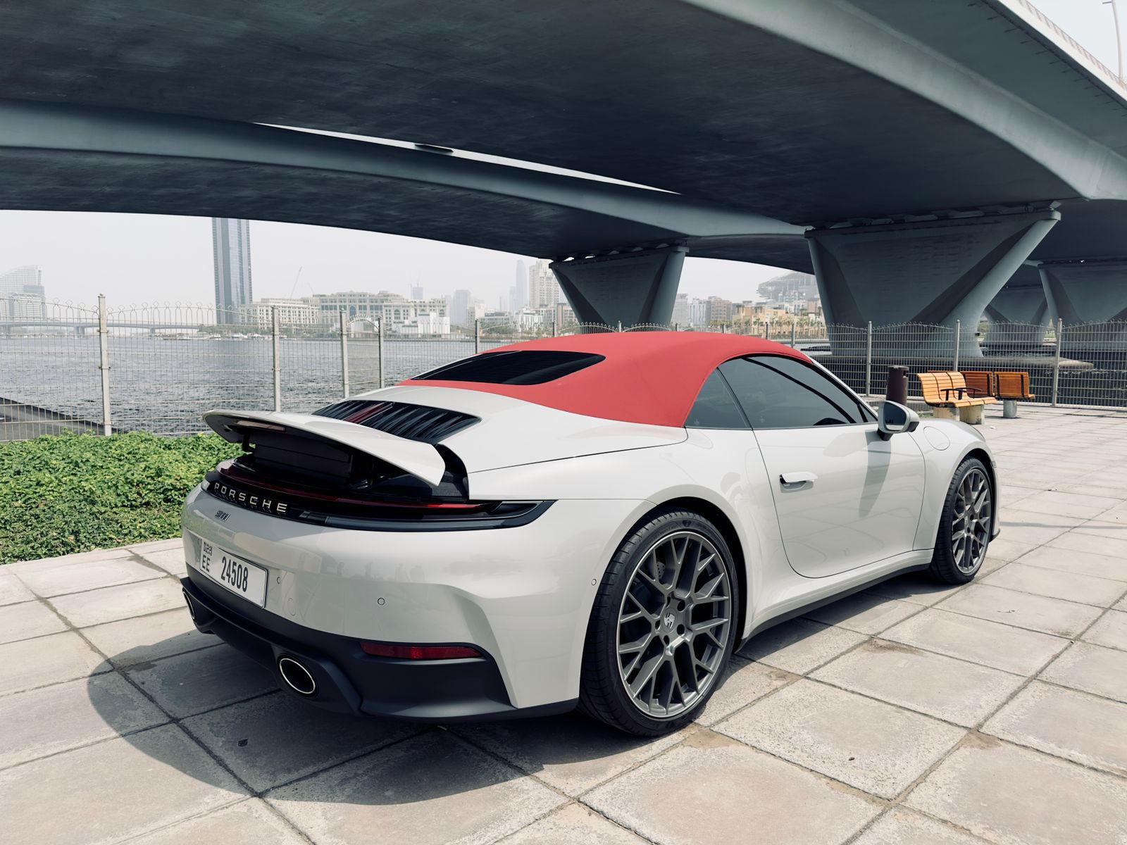 Porsche 911 (2025)